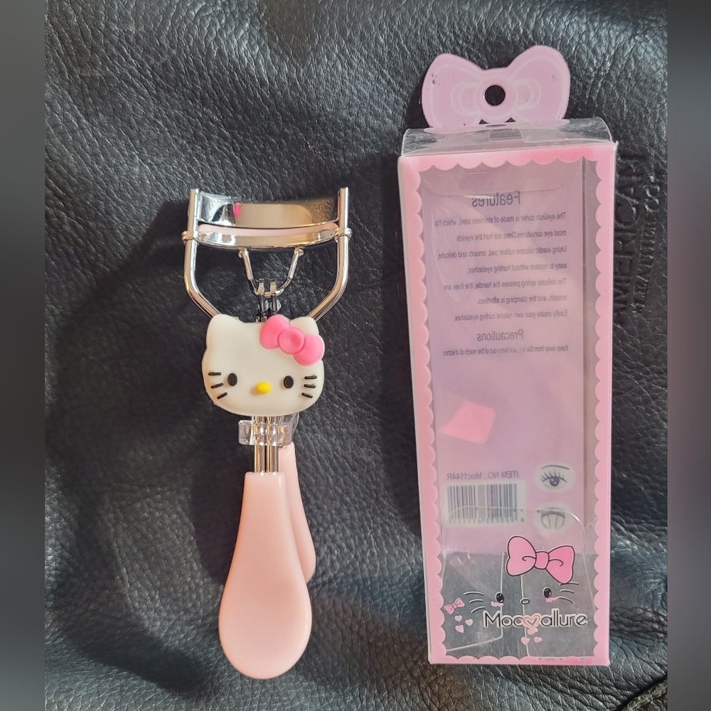 Hello Kitty-Inspired Pink Eyelash Curler NIB